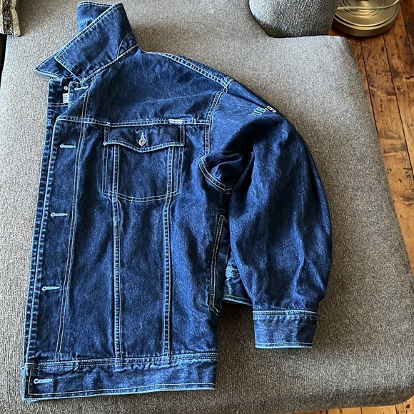 Men’s FUBU jean jacket. Never worn. Excellent condition. - Picture 6 of 6